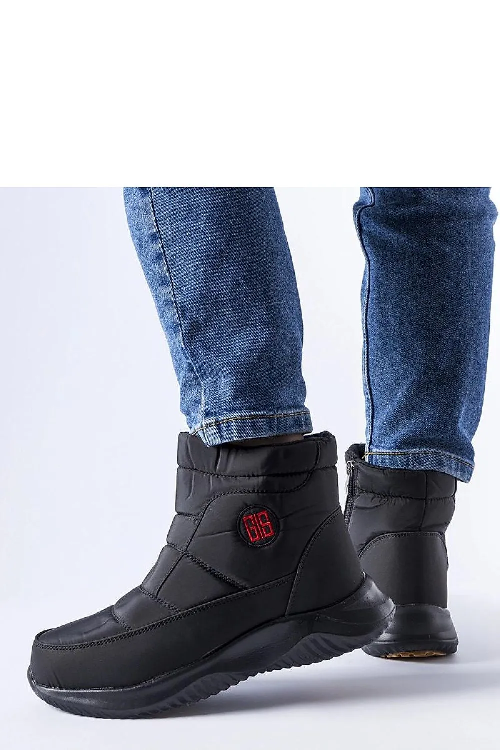 Black short snow boots