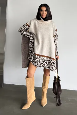 Cozy Leopard High-Neck Jumper - Camel