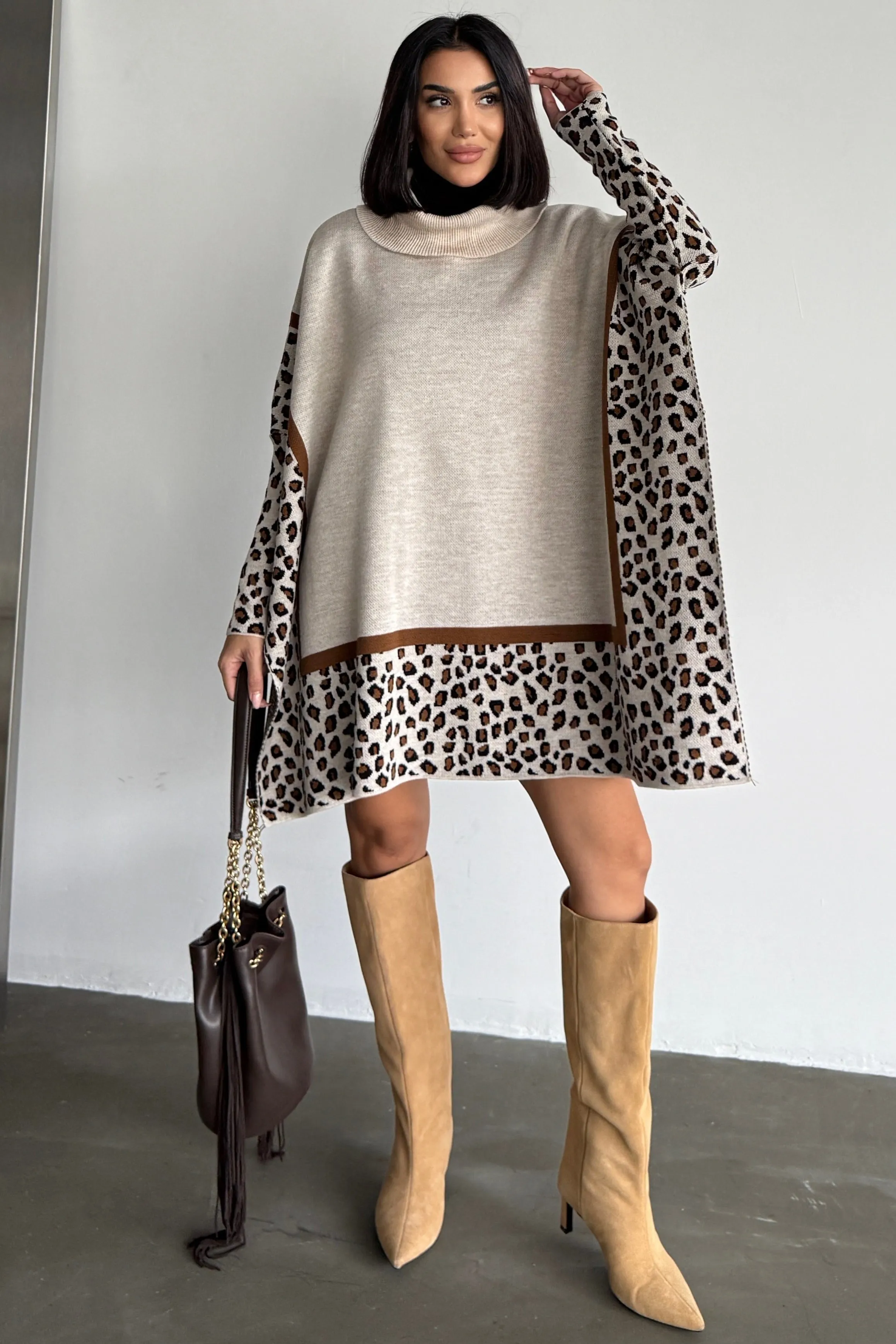 Cozy Leopard High-Neck Jumper - Camel