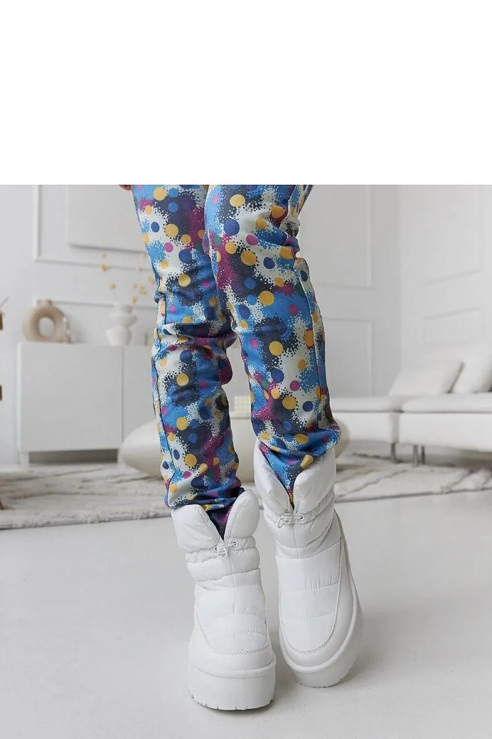 Green insulated snow boots