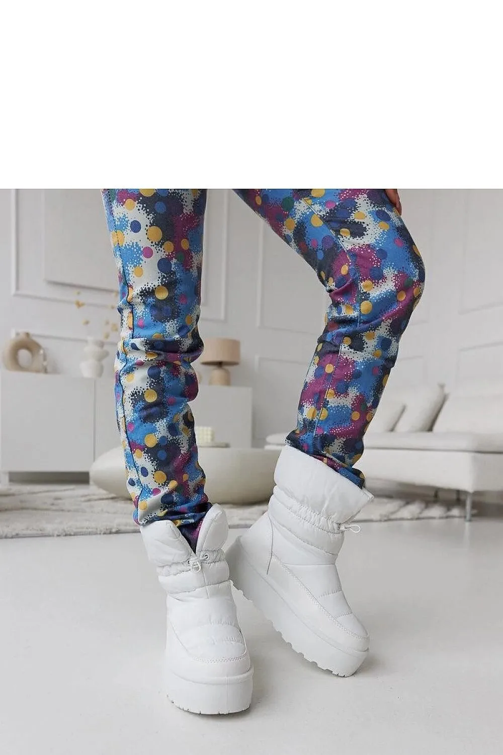 Green insulated snow boots
