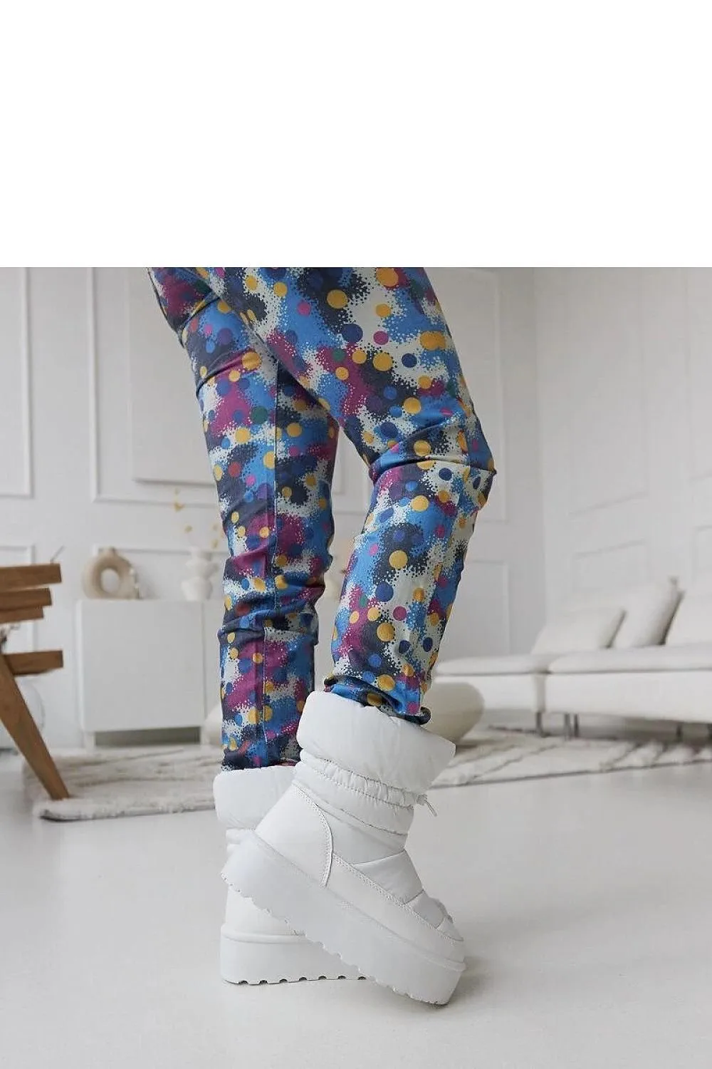 Green insulated snow boots