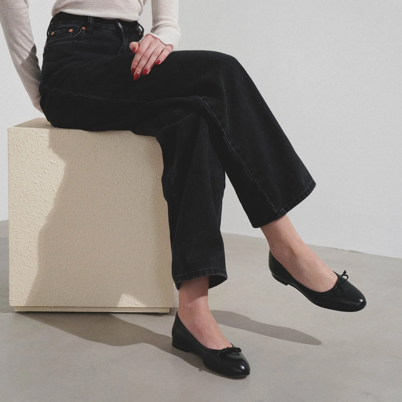 Veralli black leather ballet flats