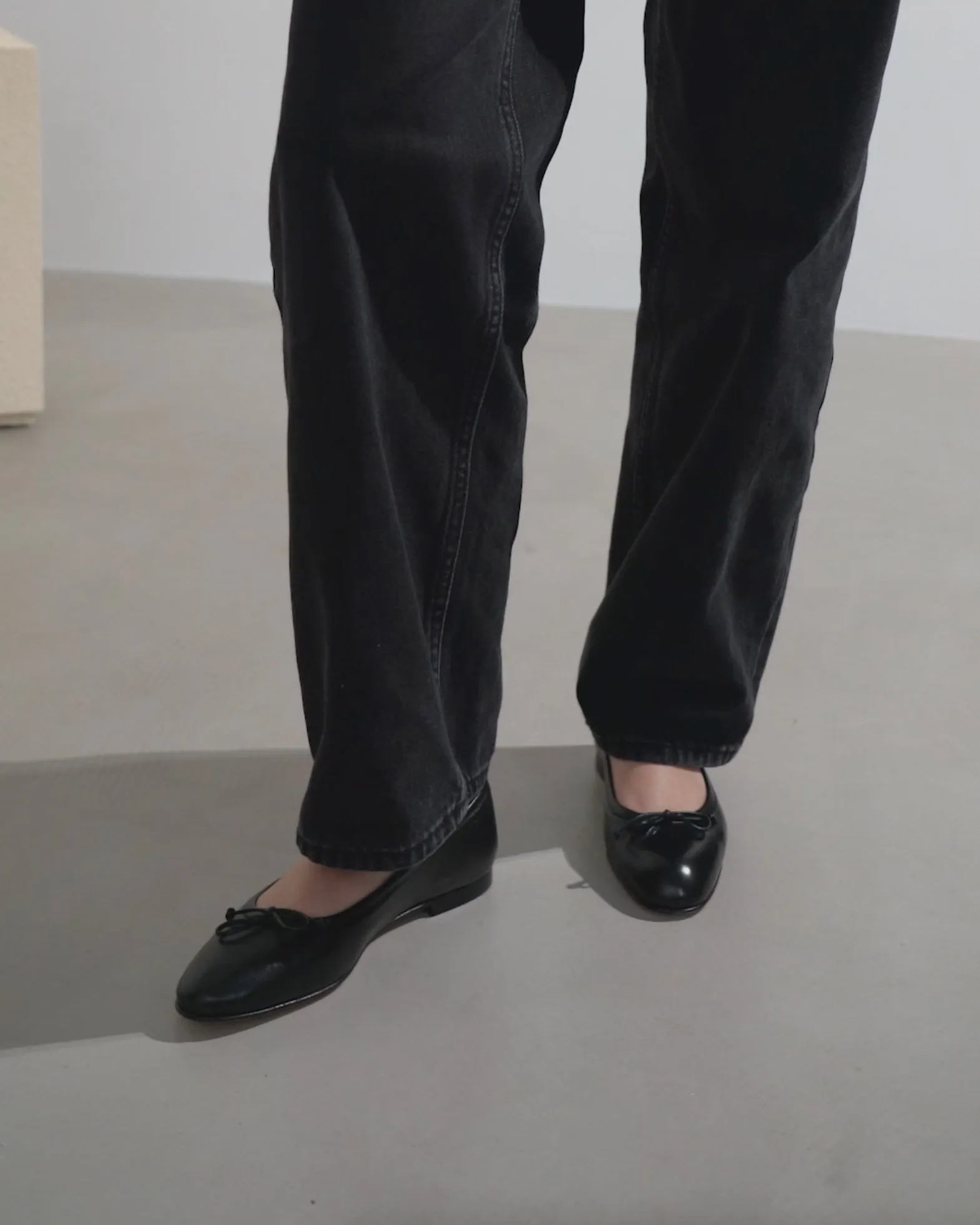 Veralli black leather ballet flats